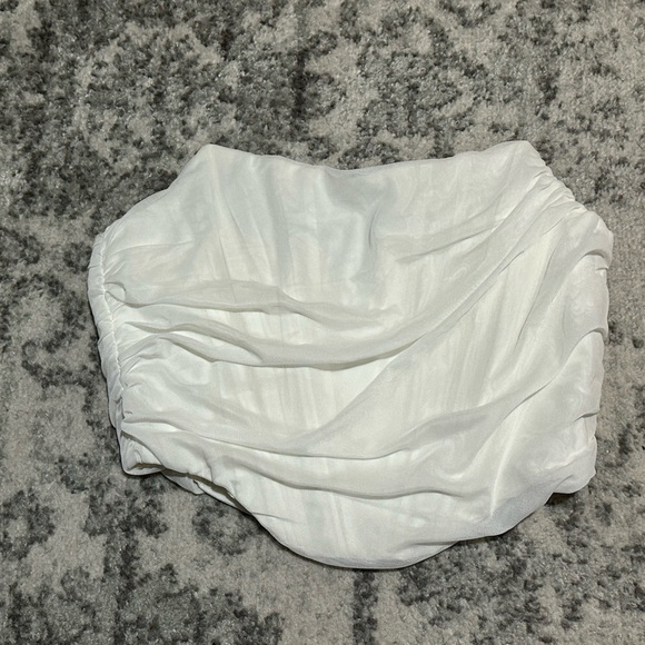 L’Vow Woman’s white corset top. Size large. - Picture 4 of 6